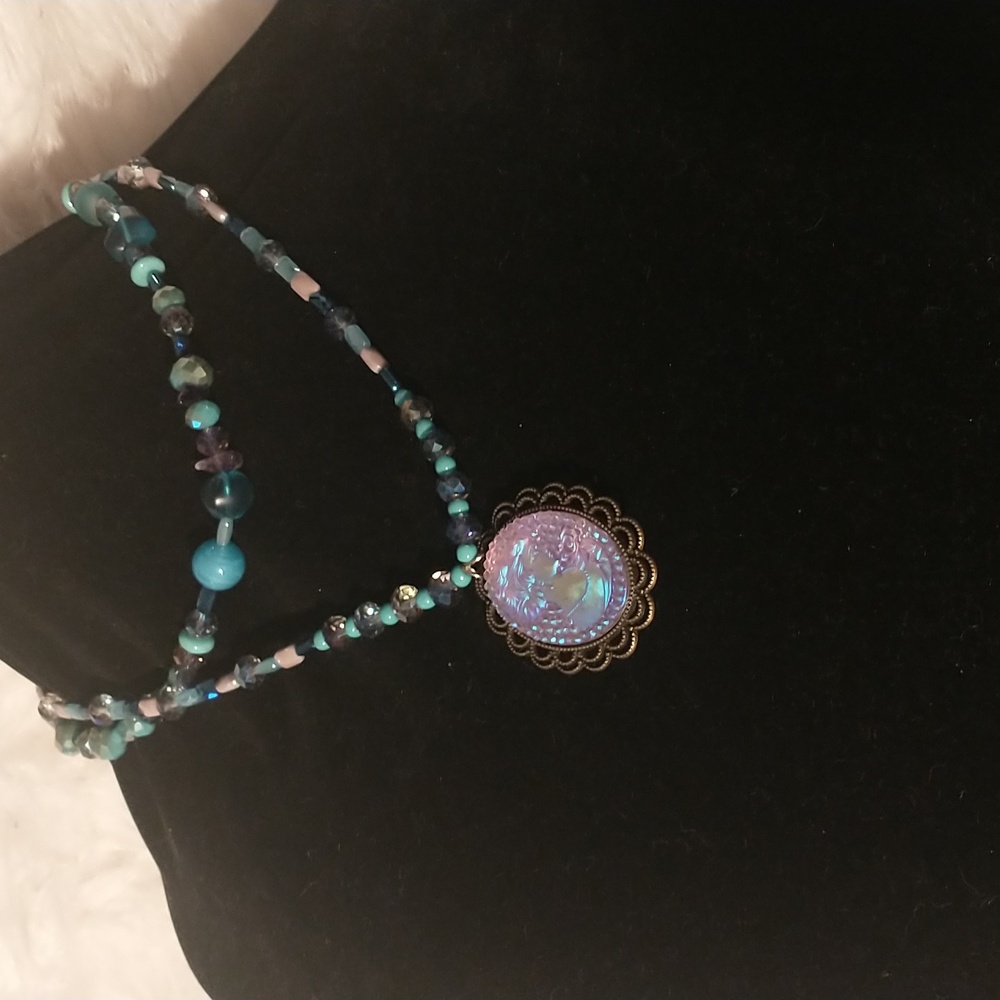 Chic Multicolor Beaded Necklace with Iridescent Pendant